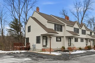 18 Carriage Ct 18, Merrimac, MA 01860