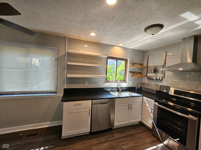 7919 Benjamin Drive, Lawrence, IN 46226