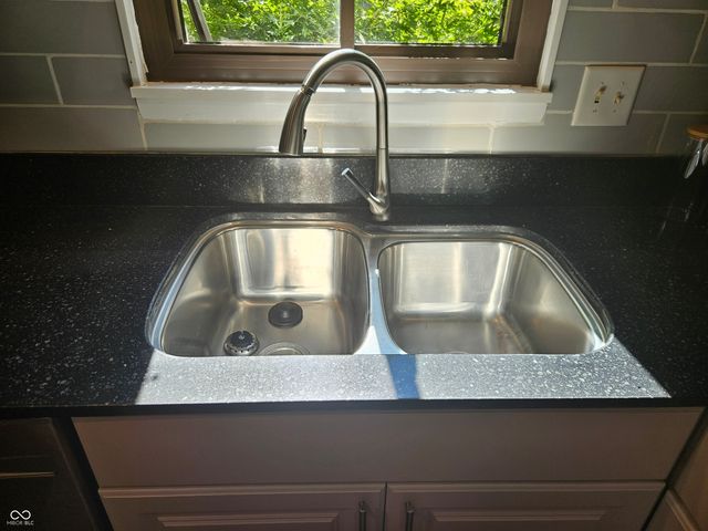 7919 Benjamin Drive, Lawrence, IN 46226