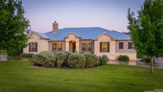 423 Copper Trace, New Braunfels, TX 78132