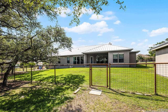 423 Copper Trace, New Braunfels, TX 78132