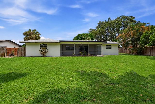 31 W Coconut Drive, Lake Worth, FL 33467