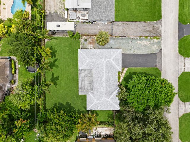 31 W Coconut Drive, Lake Worth, FL 33467