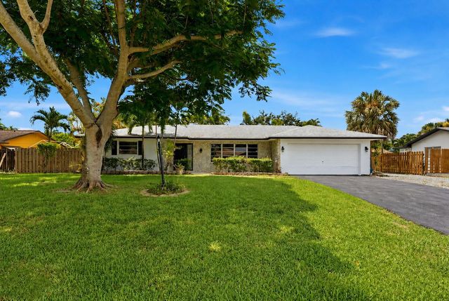 31 W Coconut Drive, Lake Worth, FL 33467