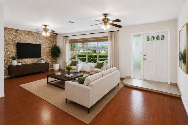 31 W Coconut Drive, Lake Worth, FL 33467