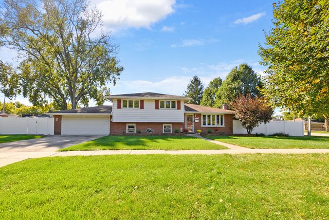 8301 Narragansett Avenue, Burbank, IL 60459