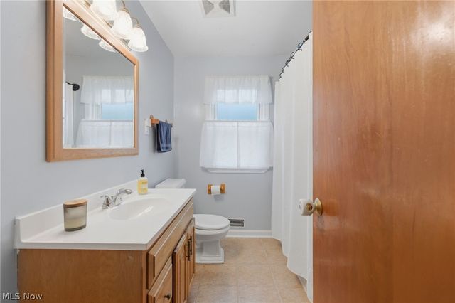 7249 Greenleaf Avenue, Parma, OH 44130