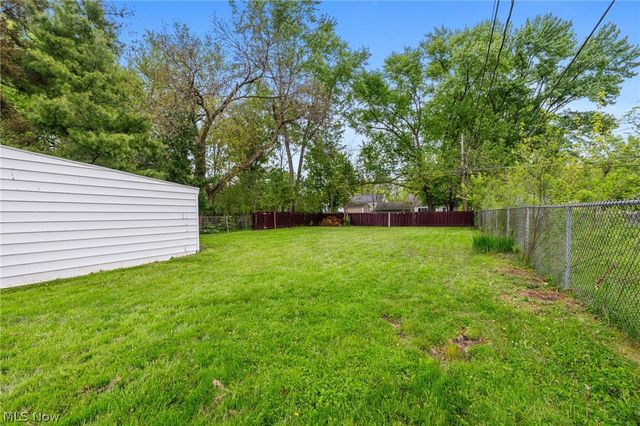 7249 Greenleaf Avenue, Parma, OH 44130