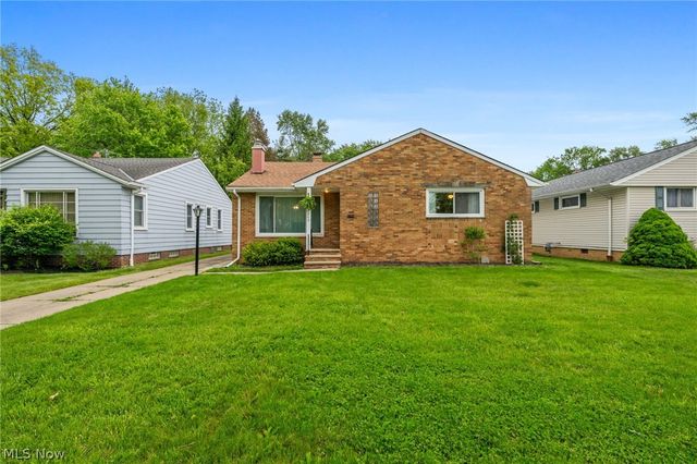 7249 Greenleaf Avenue, Parma, OH 44130