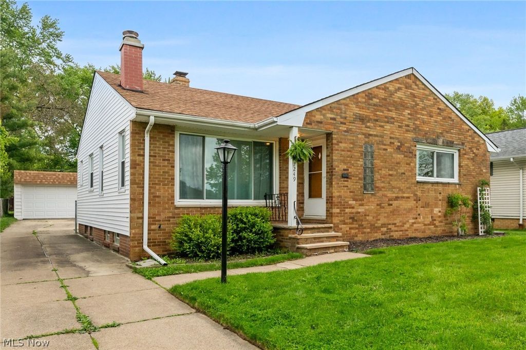 7249 Greenleaf Avenue, Parma, OH 44130
