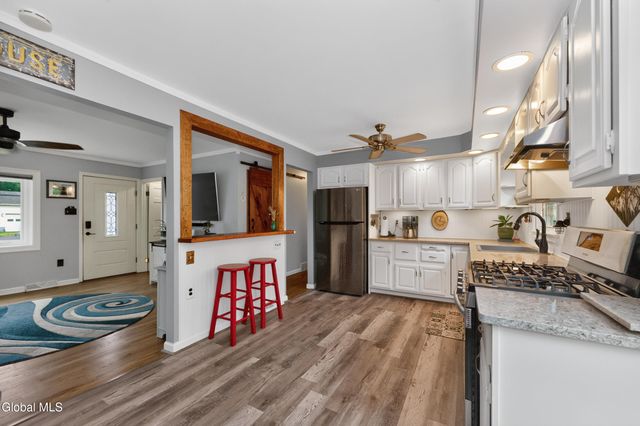 1305 Maple Hill Road, Schodack, NY 12033