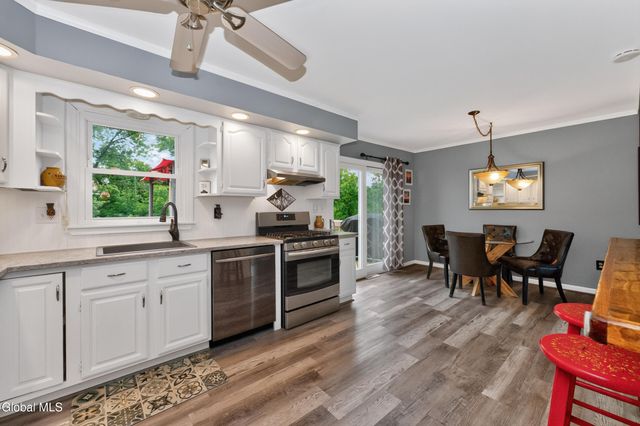 1305 Maple Hill Road, Schodack, NY 12033