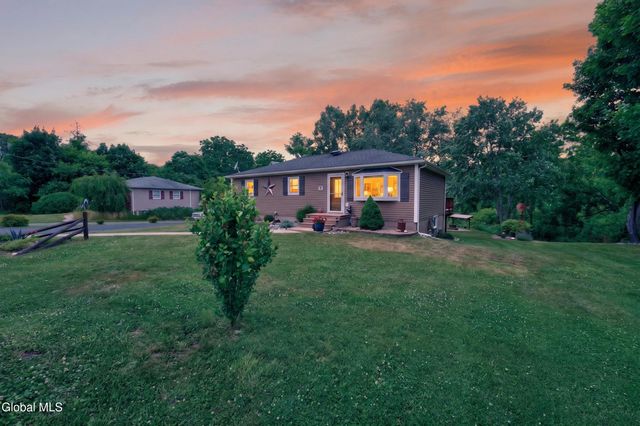 1305 Maple Hill Road, Schodack, NY 12033