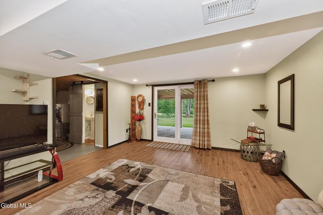 1305 Maple Hill Road, Schodack, NY 12033