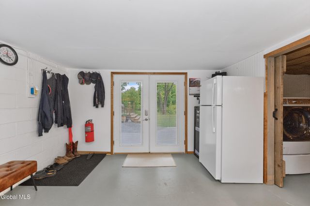 1305 Maple Hill Road, Schodack, NY 12033