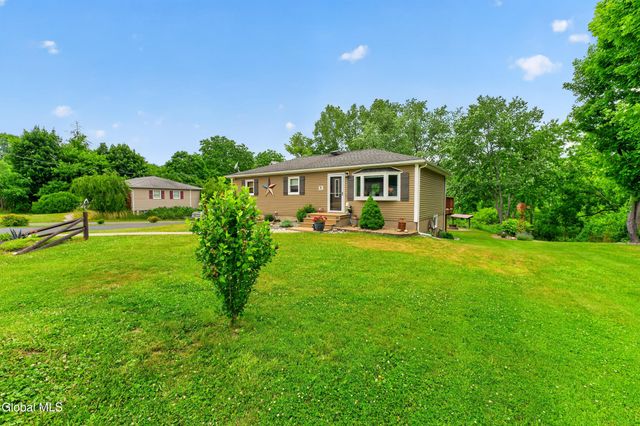 1305 Maple Hill Road, Schodack, NY 12033