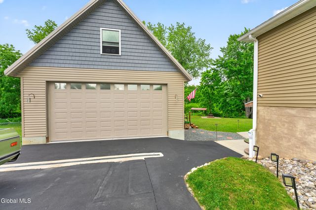 1305 Maple Hill Road, Schodack, NY 12033