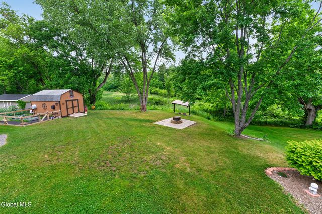 1305 Maple Hill Road, Schodack, NY 12033