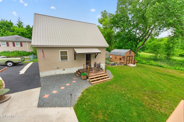 1305 Maple Hill Road, Schodack, NY 12033