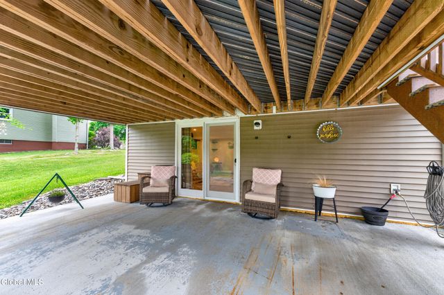 1305 Maple Hill Road, Schodack, NY 12033