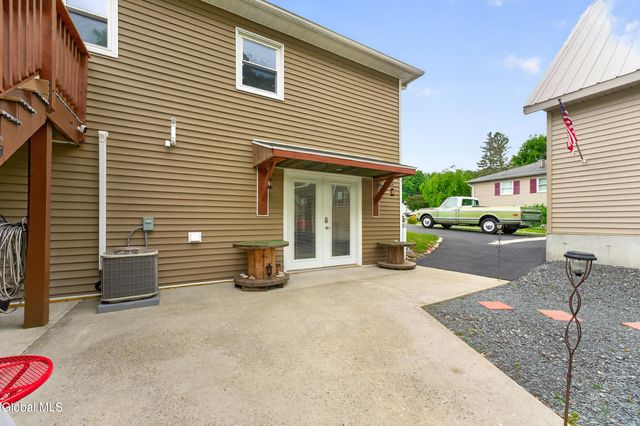 1305 Maple Hill Road, Schodack, NY 12033
