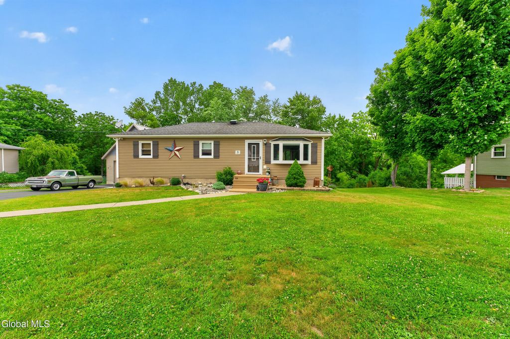 1305 Maple Hill Road, Schodack, NY 12033