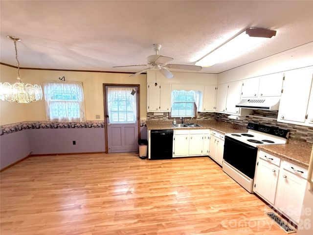 2848 Wendell Street, Lenoir, NC 28645