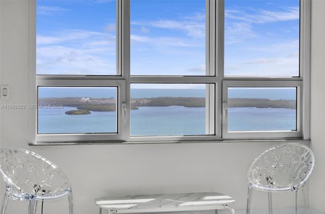 808 Brickell Key Dr 3702, Miami, FL 33131