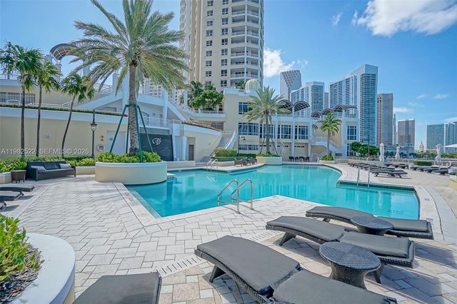 808 Brickell Key Dr 3702, Miami, FL 33131