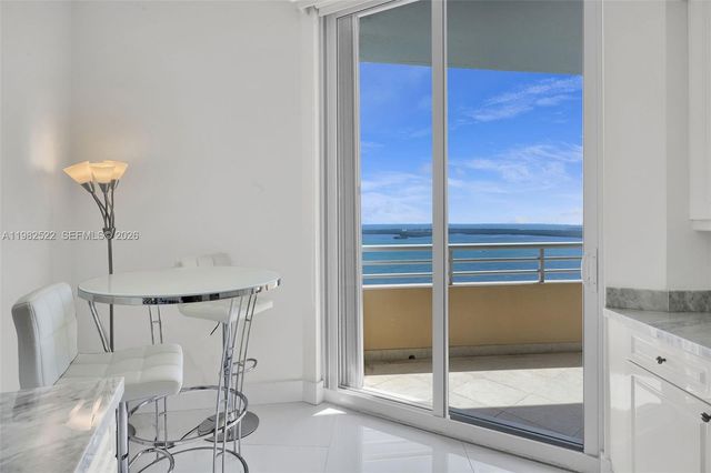 808 Brickell Key Dr 3702, Miami, FL 33131