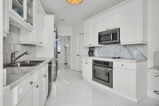 808 Brickell Key Dr 3702, Miami, FL 33131