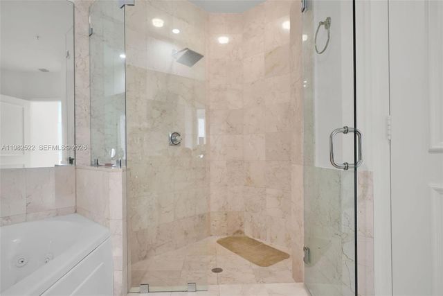 808 Brickell Key Dr 3702, Miami, FL 33131