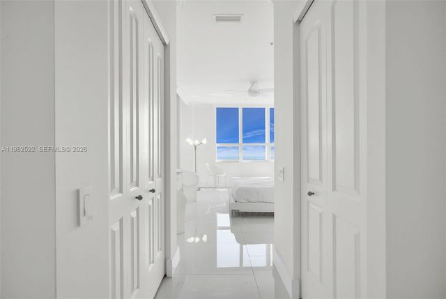 808 Brickell Key Dr 3702, Miami, FL 33131