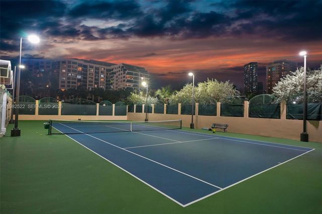 808 Brickell Key Dr 3702, Miami, FL 33131