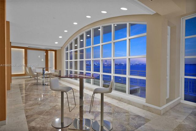 808 Brickell Key Dr 3702, Miami, FL 33131