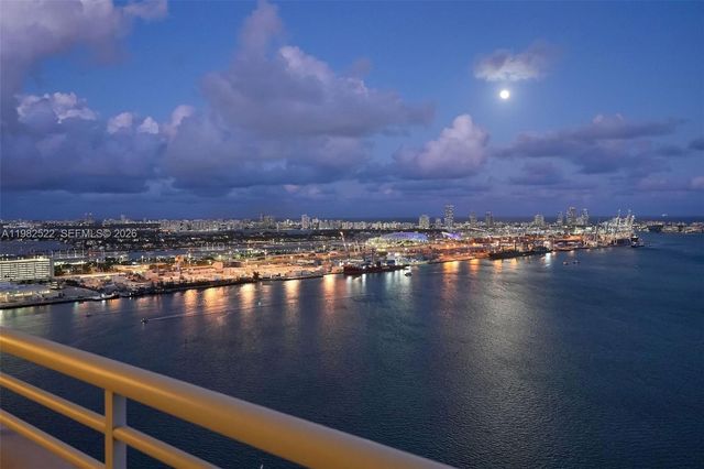 808 Brickell Key Dr 3702, Miami, FL 33131