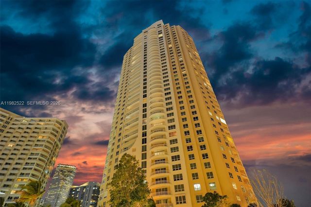 808 Brickell Key Dr 3702, Miami, FL 33131