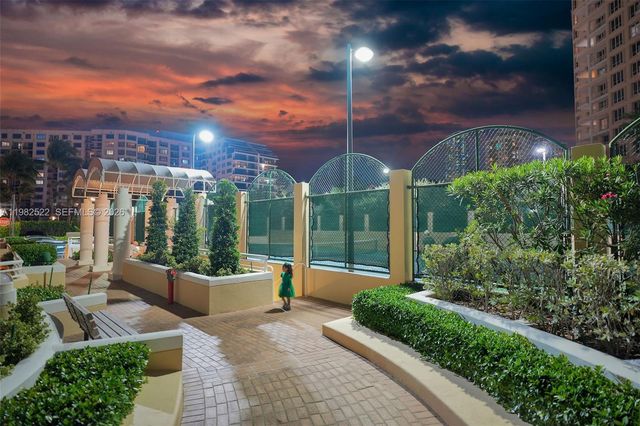 808 Brickell Key Dr 3702, Miami, FL 33131