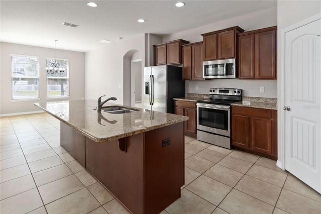 1972 BEACON LANDING CIRCLE, Orlando, FL 32824