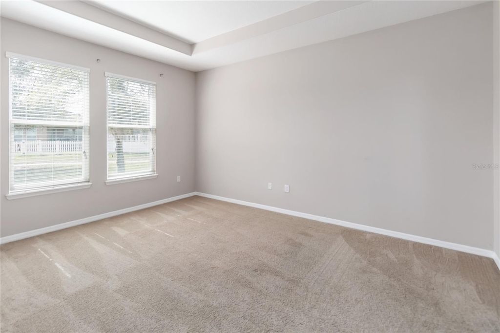 Image 14 of property listing at 1972 BEACON LANDING CIRCLE, Orlando, FL 32824