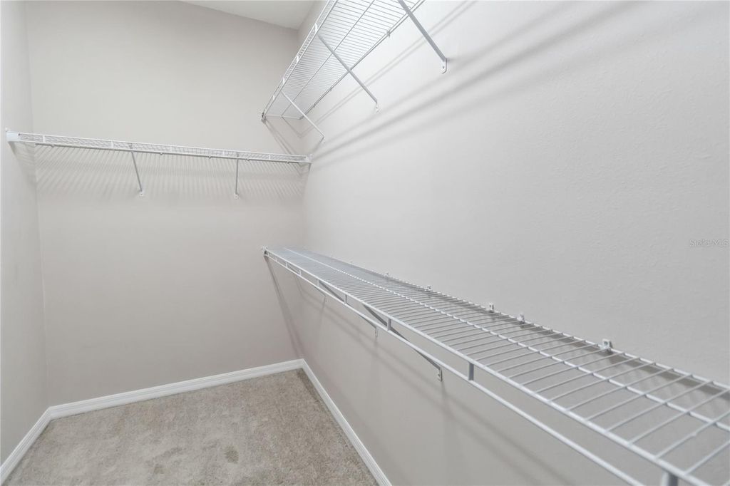 Image 19 of property listing at 1972 BEACON LANDING CIRCLE, Orlando, FL 32824