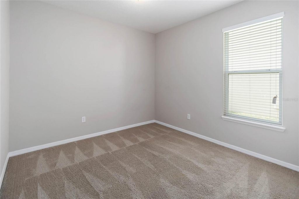 Image 20 of property listing at 1972 BEACON LANDING CIRCLE, Orlando, FL 32824