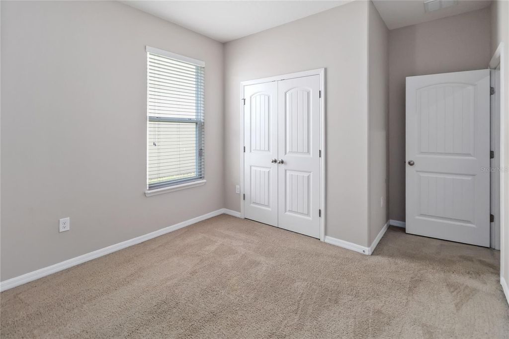 Image 21 of property listing at 1972 BEACON LANDING CIRCLE, Orlando, FL 32824