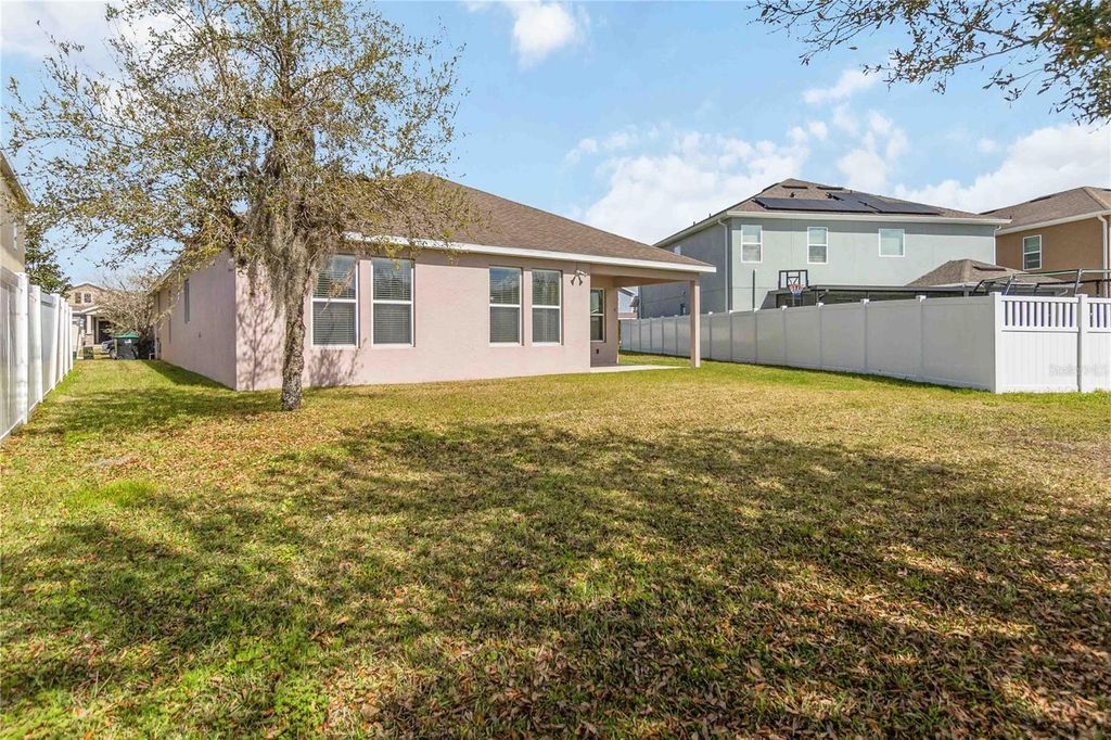 Image 30 of property listing at 1972 BEACON LANDING CIRCLE, Orlando, FL 32824