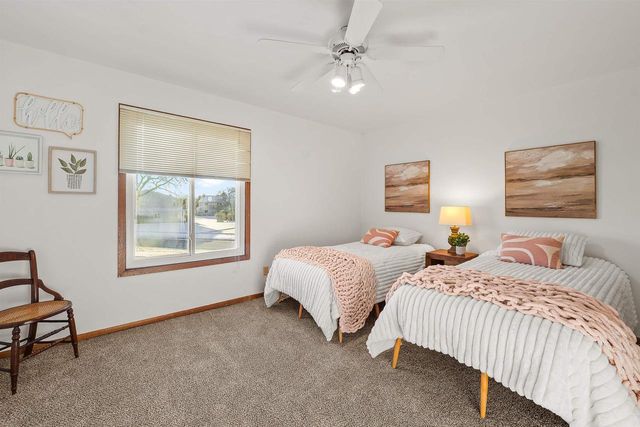 49 UNIVERSITY DRIVE, Fond Du Lac, WI 54935