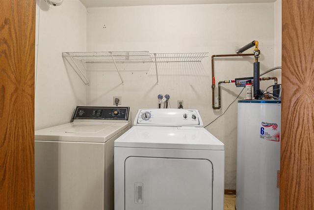 49 UNIVERSITY DRIVE, Fond Du Lac, WI 54935