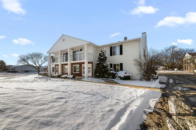 49 UNIVERSITY DRIVE, Fond Du Lac, WI 54935