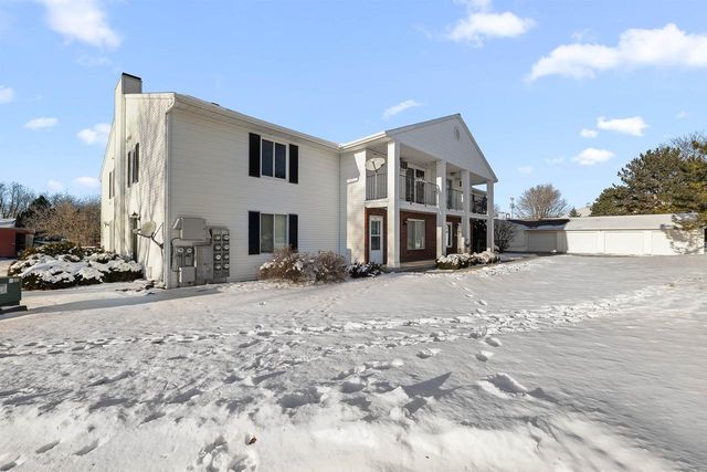 49 UNIVERSITY DRIVE, Fond Du Lac, WI 54935