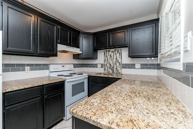 3593 Oakwood Street, Ann Arbor, MI 48104