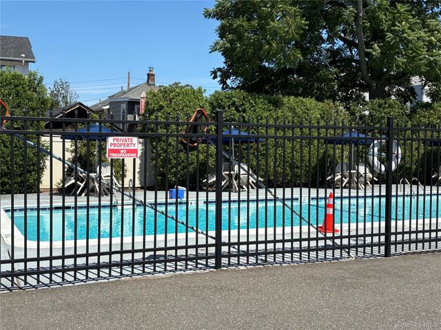 2 Fowler Avenue 206, Lynbrook, NY 11563